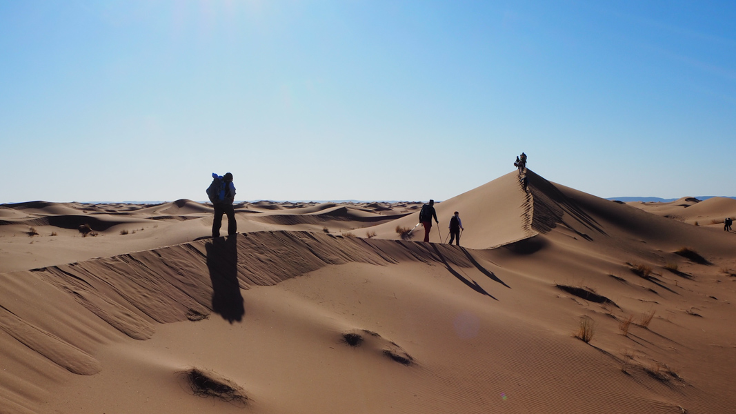 Trekking tra le dune di Chegaga, deserto del Marocco